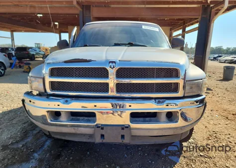 1999 Dodge Ram 1500 z USA, uszkodzony, nr VIN 3B7HC13Z4XG213727
